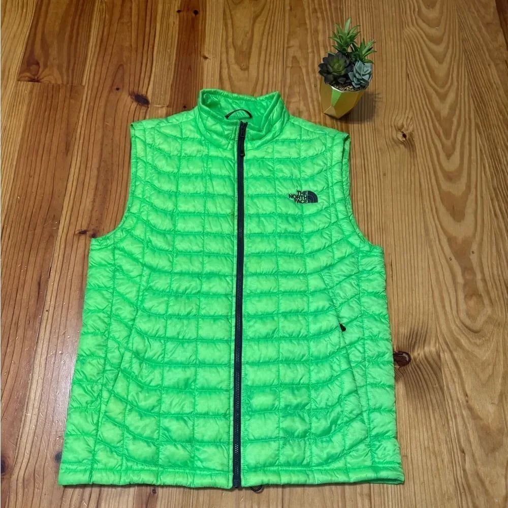 The North Face Men's Thermoball Full Zip Quilted Puffer Vest Size SM Neon Green